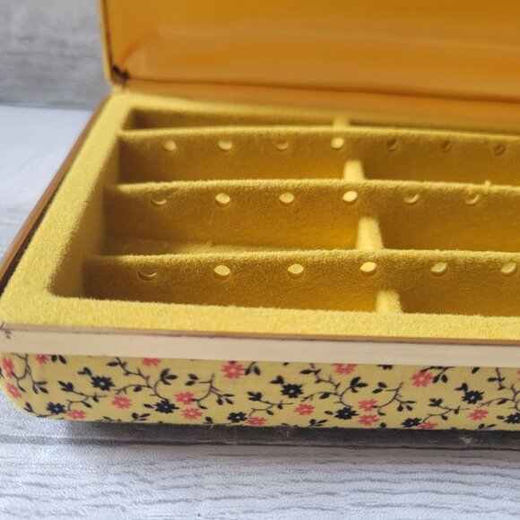 Vintage Prestige Yellow Floral Jewelry Box Earring Holder - Picture 2 of 7